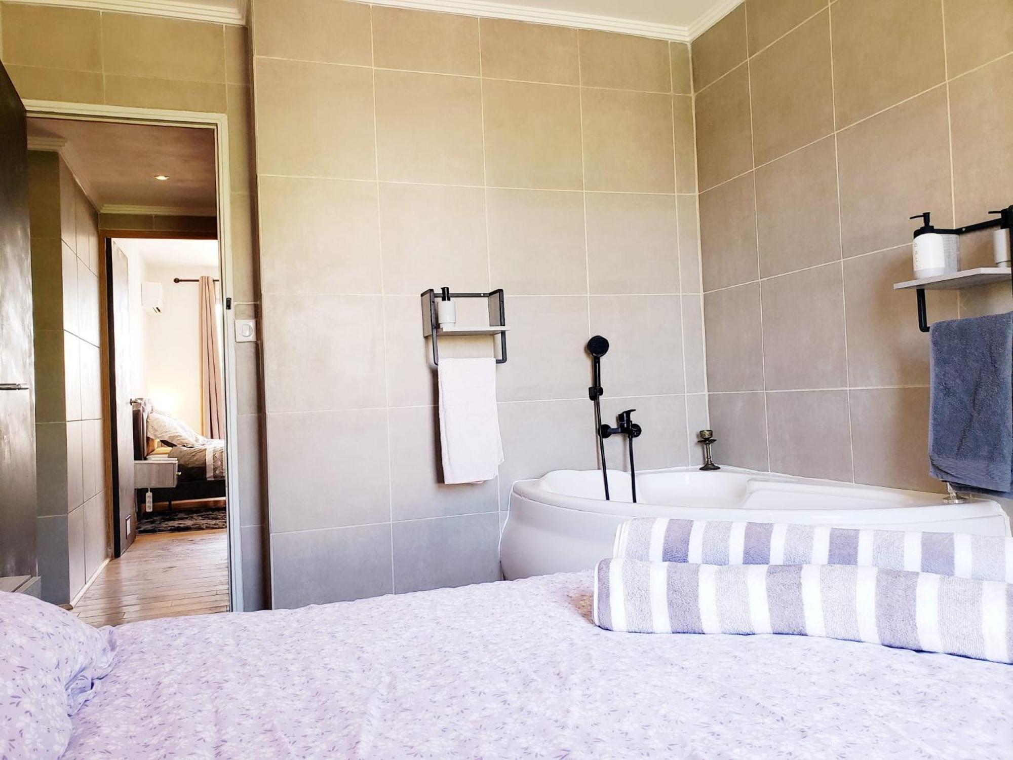 Suite From 1 To 6 - Bathtubs In Rooms - Air Conditioned Residential Appartement - Self-Arrival - Wifi - Netflix Disney - Kitchen - Laundry - Parking 亞維農 外观 照片