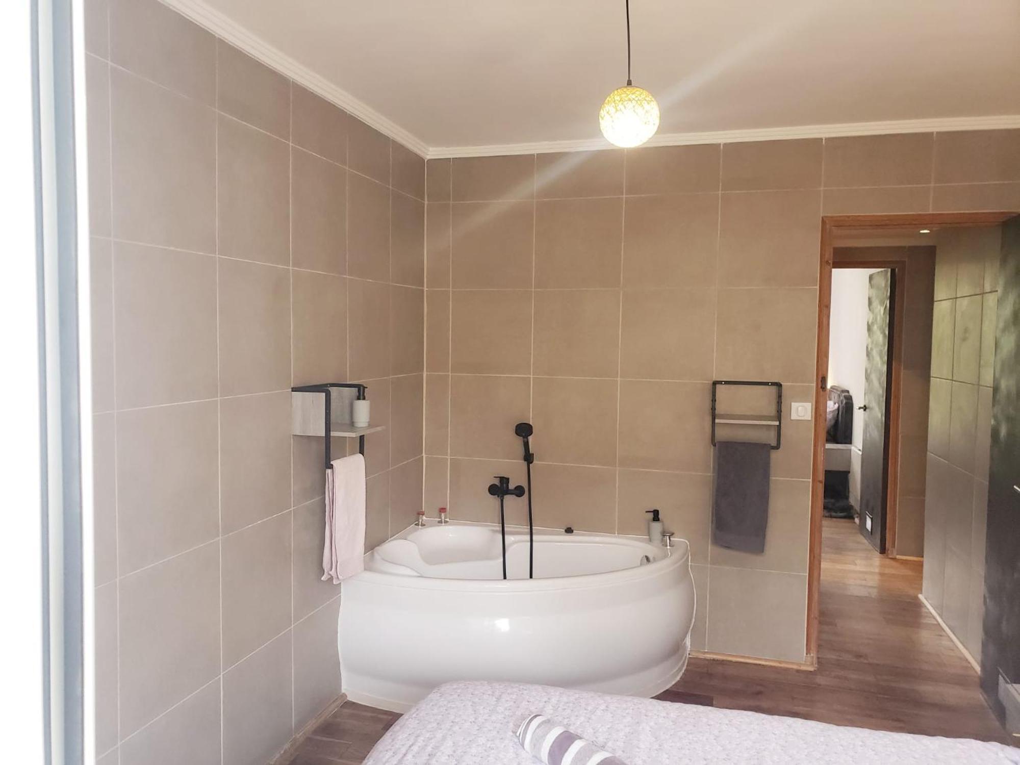 Suite From 1 To 6 - Bathtubs In Rooms - Air Conditioned Residential Appartement - Self-Arrival - Wifi - Netflix Disney - Kitchen - Laundry - Parking 亞維農 外观 照片
