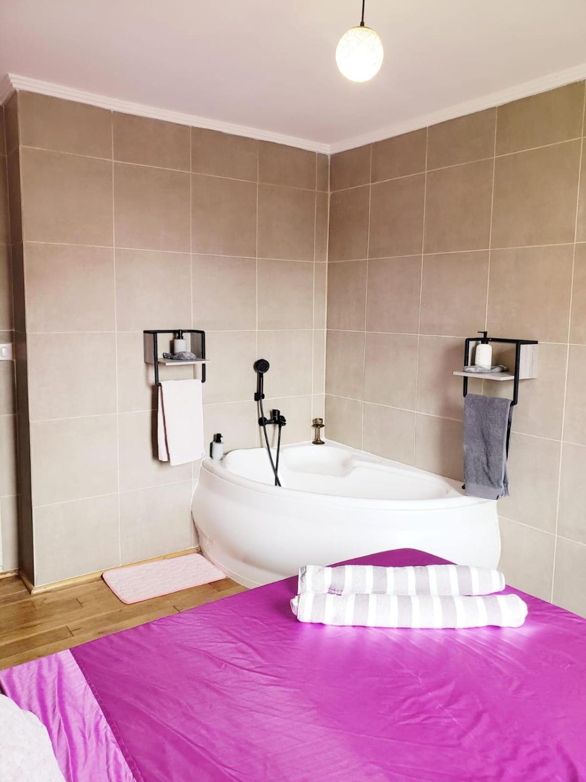 Suite From 1 To 6 - Bathtubs In Rooms - Air Conditioned Residential Appartement - Self-Arrival - Wifi - Netflix Disney - Kitchen - Laundry - Parking 亞維農 外观 照片